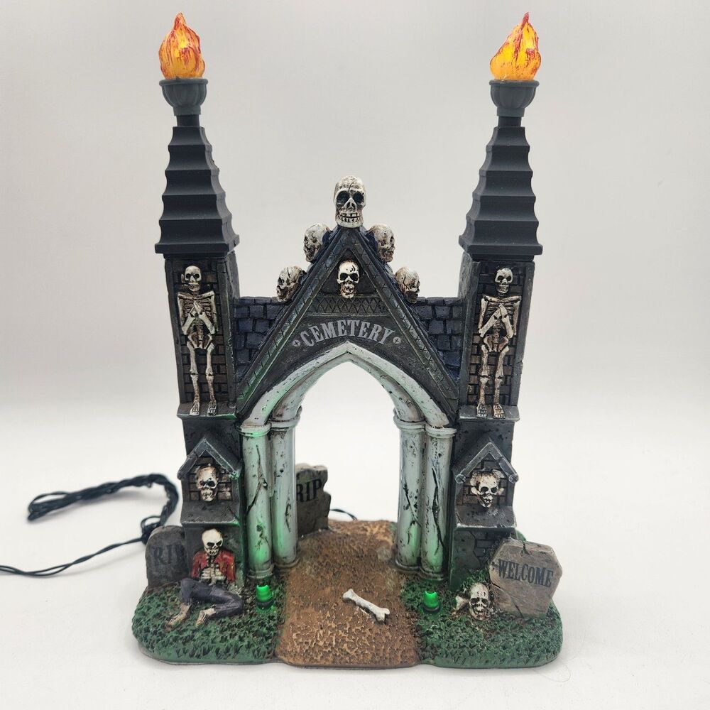Lemax Spooky Town Cemetery Entrance Lighted Battery Halloween Graves Skeleton